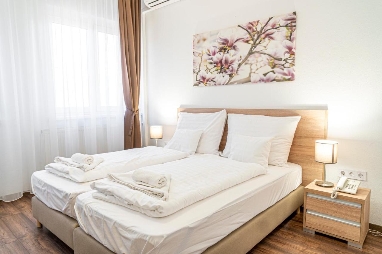 Ozoon Hotel Mestecǎneşti Exterior foto