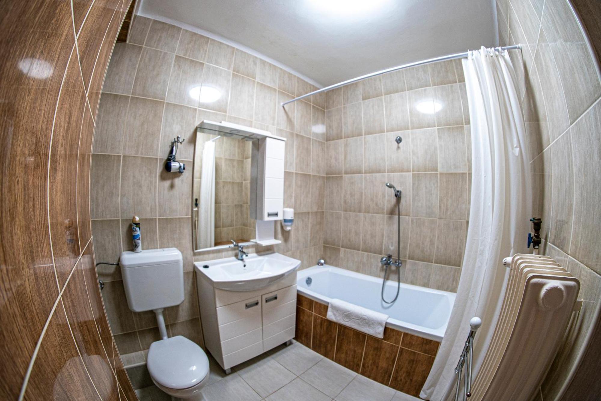 Ozoon Hotel Mestecǎneşti Exterior foto